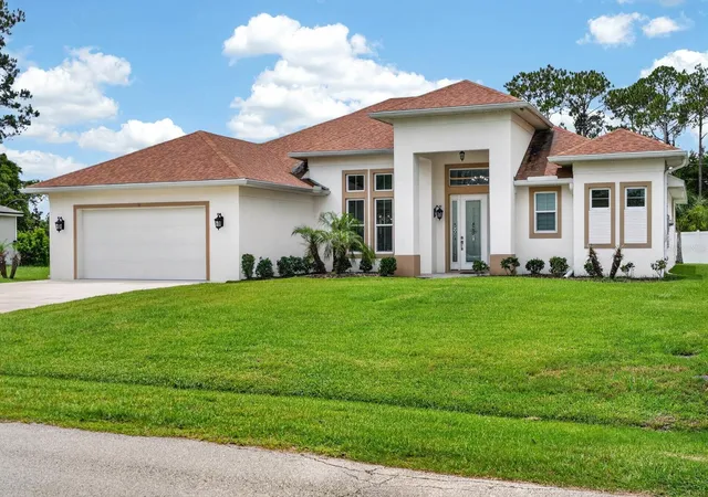 Photo 2 of Single family home for sale at 19 Westchester Ln, Palm Coast, FL 32164 | MLS# O6413661 | Listing updated on 2026-09-29