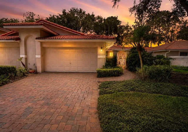 Homes for sale in Orlando, FL | 8237 Breeze Cove Ln, Orlando, FL 32819 | MLS# O6413667
