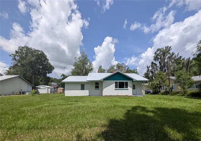 Homes for sale in Crescent City, FL | 414 S Prospect St, Crescent City, FL 32112 | MLS# V4949450