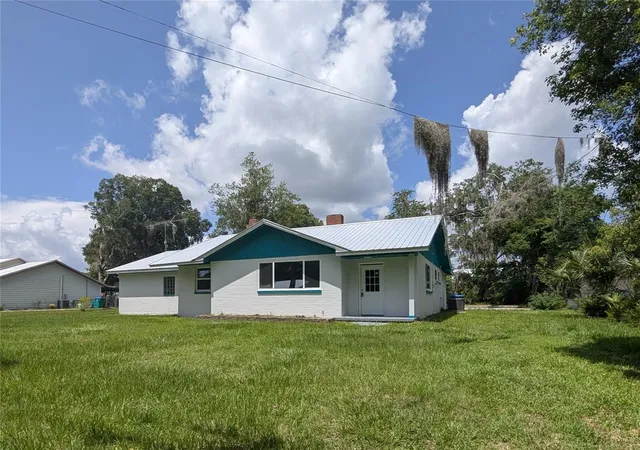 Homes for sale in Crescent City, FL | 414 S Prospect St, Crescent City, FL 32112 | MLS# V4949450