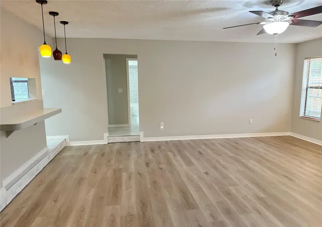 5th image of 2013 Kamensky Rd, Clearwater, FL 33763 | MLS# TB8515576