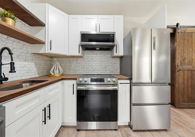 4th image of 906 Sabrina Dr, Ocoee, FL 34761 | MLS# O6413680
