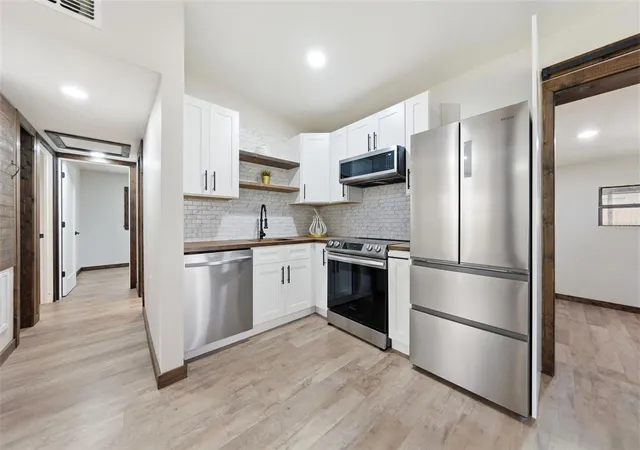 5th image of 906 Sabrina Dr, Ocoee, FL 34761 | MLS# O6413680