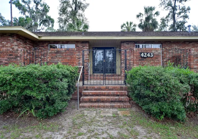 Photo 3 of Single family home for sale at 4243 Se 8th Street, Ocala, FL 34471 | MLS# OM725993 | Listing updated on 2026-08-25