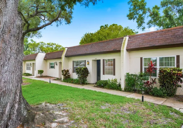 3rd image of 3127 Mission Grove Dr #3127, Palm Harbor, FL 34684 | MLS# TB8515598