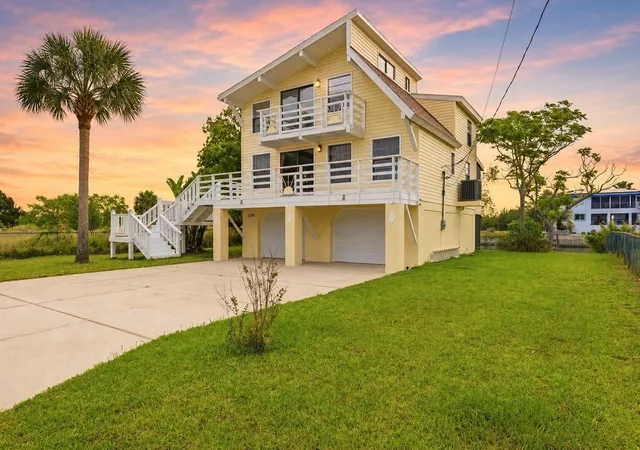 Homes for sale in Hernando Beach, FL | 3294 Gardenia Dr, Hernando Beach, FL 34607 | MLS# W7886396