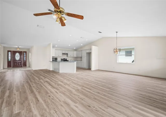 4th image of 6341 Silver Lakes Dr W, Lakeland, FL 33810 | MLS# L4962461