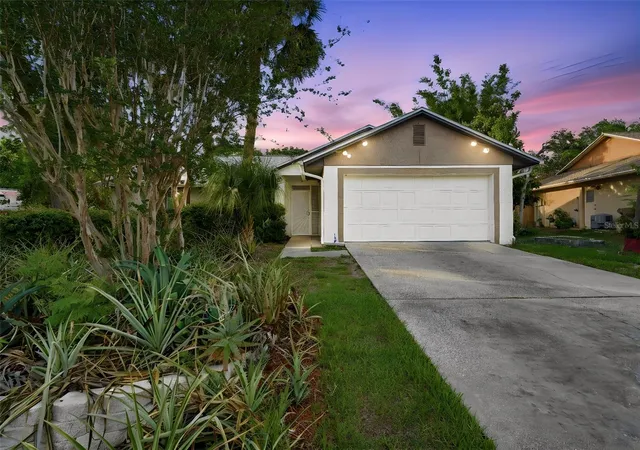 Photo 2 of Single family home for sale at 8423 Bermuda Dunes Dr, Orlando, FL 32819 | MLS# A4695942 | Listing updated on 2026-09-04