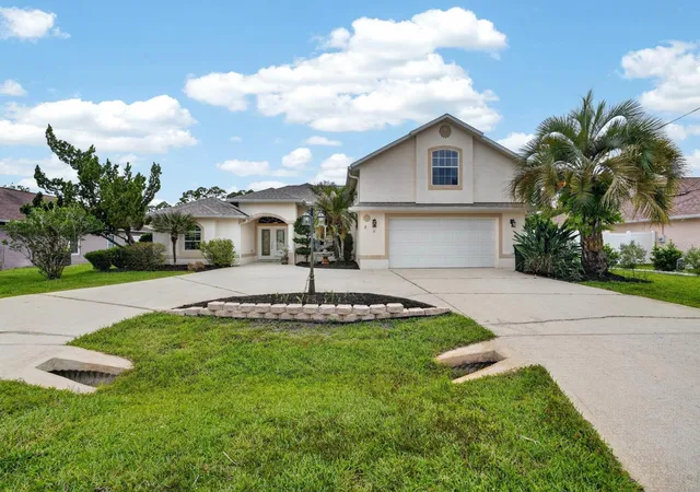 Photo 4 of Single family home for sale at 11 Zonal Geranium Ct, Palm Coast, FL 32164 | MLS# FC319036 | Listing updated on 2026-08-07