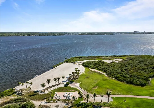 Photo 4 of Single family home for sale at 2317 5th Street E, Palmetto, FL 34221 | MLS# TB8515609 | Listing updated on 2026-10-09