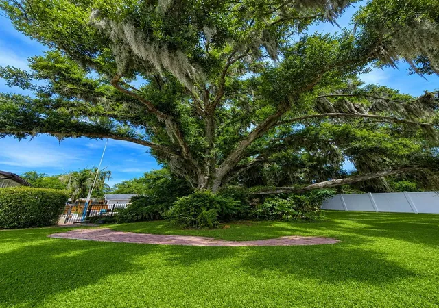 Photo 2 of Land for sale at Lake Ave, Clermont, FL 34711 | MLS# A4695949 | Listing updated on 2026-06-08