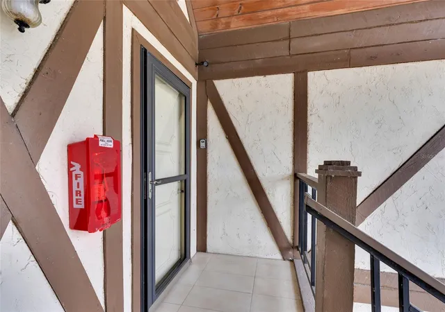 3rd image of 500 Newell Hill Rd #110D, Leesburg, FL 34748 | MLS# G5113323