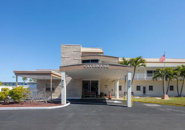 Homes for sale in Gulfport, FL | 3018 59th St S #102, Gulfport, FL 33707 | MLS# TB8515626