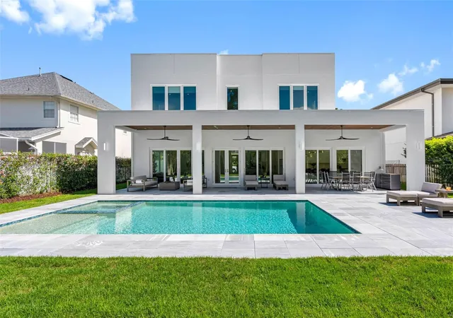 Photo 2 of Sale Pending at 3208 W Lawn Ave, Tampa, FL 33611 | MLS# TB8515630 | Listing updated on 2026-08-07