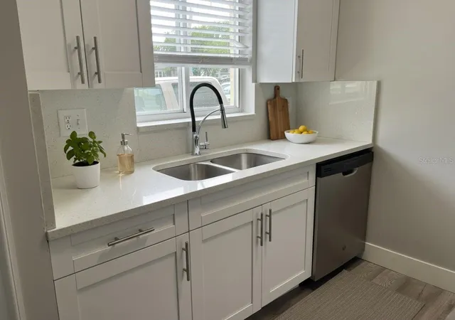 4th image of 3206 W Azeele St #118, Tampa, FL 33609 | MLS# TB8515633