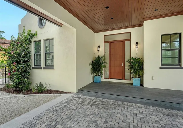 Photo 3 of Single family home for sale at 360 N Point Rd, Osprey, FL 34229 | MLS# A4695959 | Listing updated on 2026-09-03