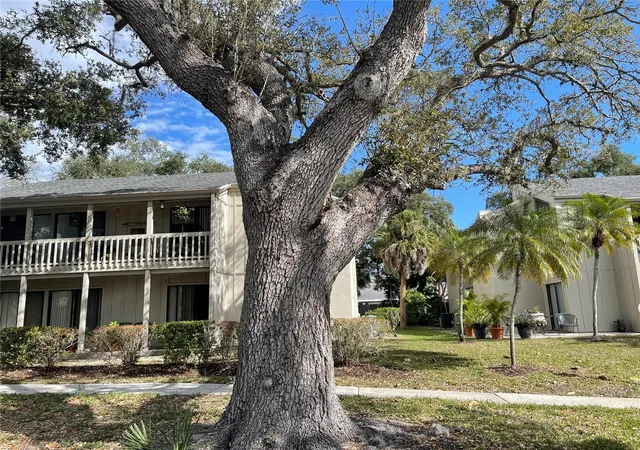 Photo 2 of Condo for sale at 2224 Bahia Vista St #E6, Sarasota, FL 34239 | MLS# A4695961 | Listing updated on 2026-09-13