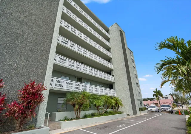 Photo 2 of Condo for sale at 7321 Central Ave #407, Saint Petersburg, FL 33710 | MLS# TB8515642 | Listing updated on 2026-08-24
