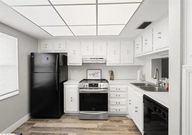 Photo 3 of Condo for sale at 7321 Central Ave #407, Saint Petersburg, FL 33710 | MLS# TB8515642 | Listing updated on 2026-08-24