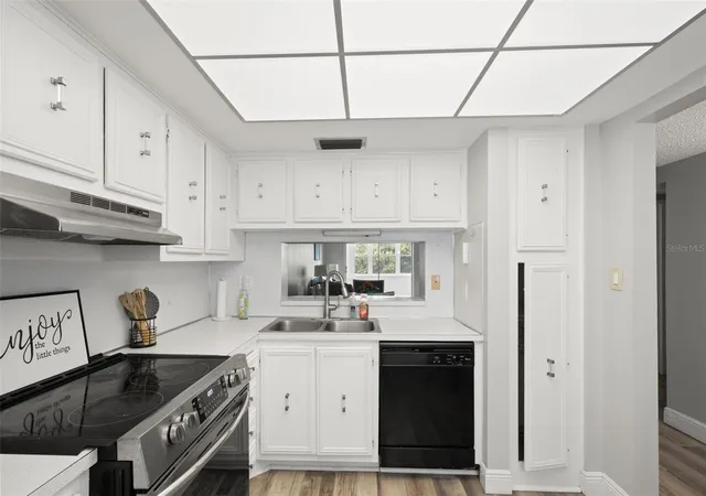 Photo 4 of Condo for sale at 7321 Central Ave #407, Saint Petersburg, FL 33710 | MLS# TB8515642 | Listing updated on 2026-08-24