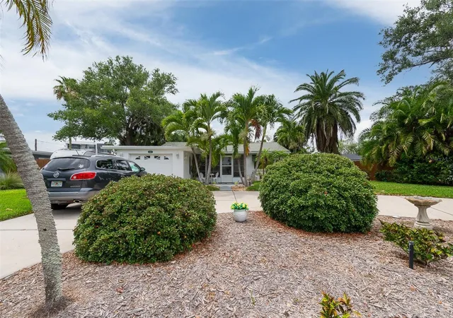 Homes for sale in Treasure Island, FL | 55 A Dolphin Dr, Treasure Island, FL 33706 | MLS# TB8515656