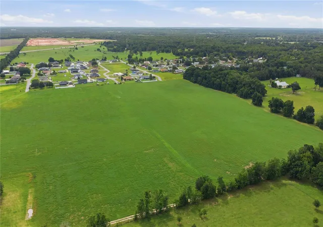 5th image of 106Th Pl, Belleview, FL 34420 | MLS# OM726001