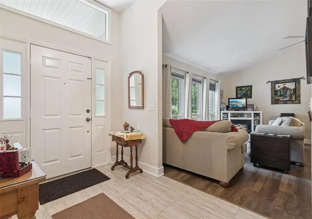 4th image of 10525 Sw 55Th Pl, Gainesville, FL 32608 | MLS# P4938933