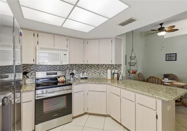 Homes for sale in Lecanto, FL | 409 N Turkey Pine Loop, Lecanto, FL 34461 | MLS# OM726006