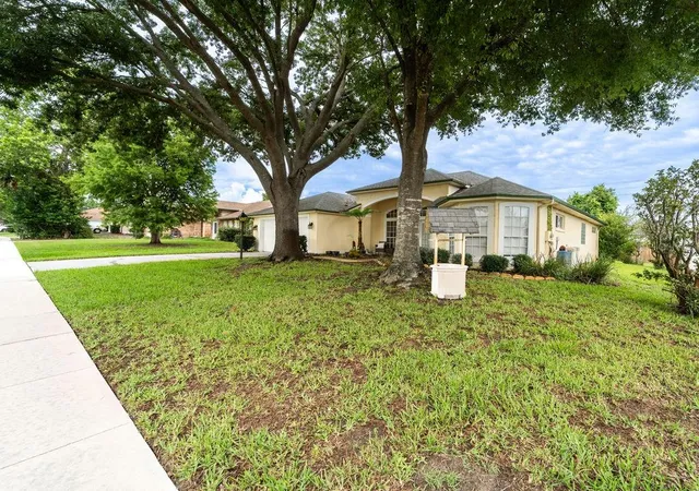 Homes for sale in Debary, FL | 107 Needlewood Loop, Debary, FL 32713 | MLS# V4949467