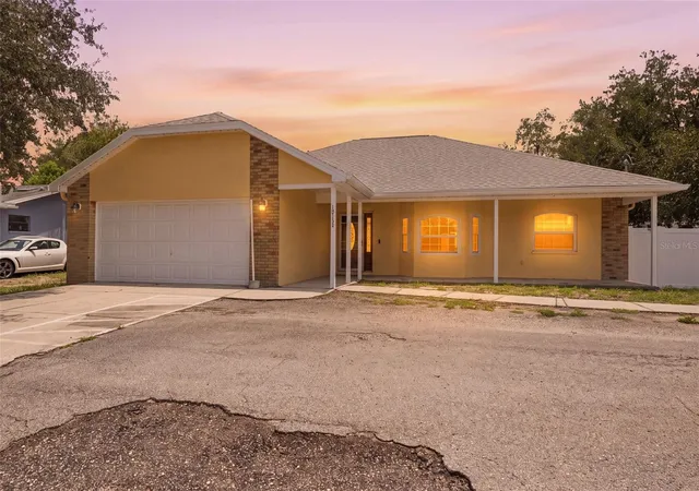 Photo 1 of Single family home for sale at 10154 Spring Hl Dr, Spring Hill, FL 34608 | MLS# W7886406 | Listing updated on 2026-10-08