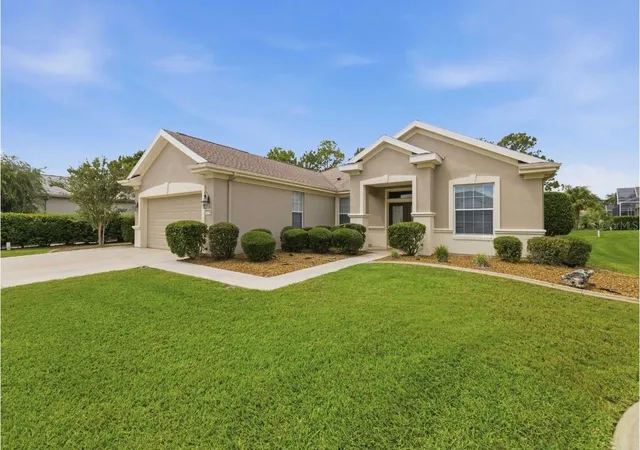 Photo 2 of Single family home for sale at 12716 Se 91st Terrace Rd, Summerfield, FL 34491 | MLS# OM726021 | Listing updated on 2026-08-31