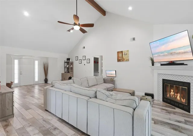 Photo 3 of Single family home for sale at 1055 Chesterfield Cir, Winter Springs, FL 32708 | MLS# O6413841 | Listing updated on 2026-10-08
