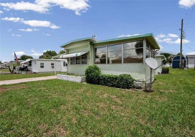 Homes for sale in Zephyrhills, FL | 5238 Betmar Dr, Zephyrhills, FL 33542 | MLS# TB8515737