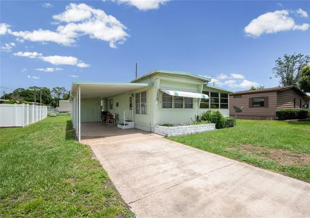 Homes for sale in Zephyrhills, FL | 5238 Betmar Dr, Zephyrhills, FL 33542 | MLS# TB8515737