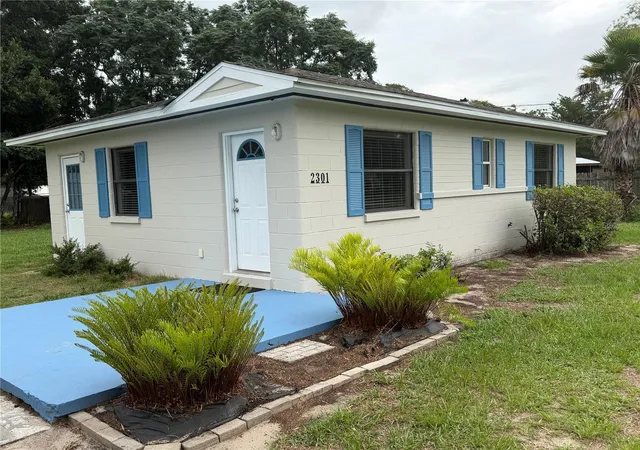 Photo 1 of Single family home for sale at 2301 E Warm Springs Ave, Coleman, FL 33521 | MLS# G5113333 | Listing updated on 2026-10-07