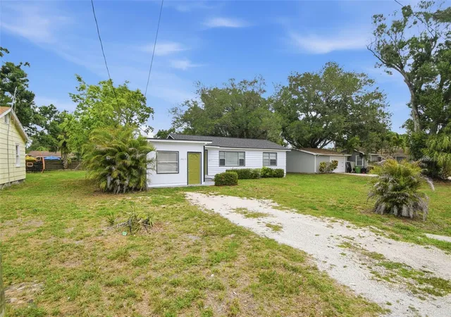 Photo 2 of Single family home for sale at 2817 Hawthorne St, Sarasota, FL 34239 | MLS# O6413863 | Listing updated on 2026-08-12