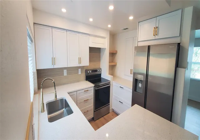 Photo 4 of Single family home for sale at 3611 Sheryl Hl Dr, Holiday, FL 34691 | MLS# W7886412 | Listing updated on 2026-08-21