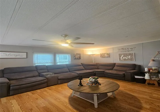 Photo 3 of Manufactured home for sale at 475 Papaya Cir, Sebastian, FL 32976 | MLS# O6413872 | Listing updated on 2026-10-09