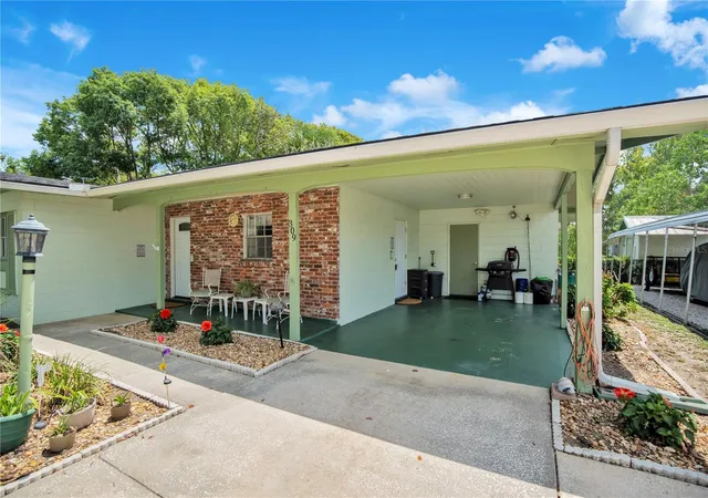 Photo 4 of Single family home for sale at 309 Vihlen Rd, Sanford, FL 32771 | MLS# O6413892 | Listing updated on 2026-10-08