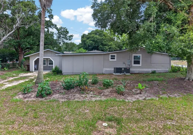 Photo 1 of Single family home for sale at 305 S Sharp St, Lake Wales, FL 33853 | MLS# S5151291 | Listing updated on 2026-10-05