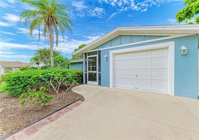 Photo 2 of Single family home for sale at 4400 Zenith Rd, Venice, FL 34293 | MLS# N6144602 | Listing updated on 2026-10-03
