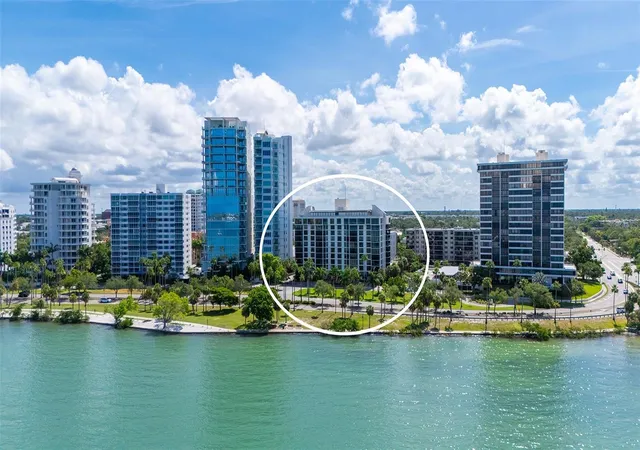 1st image of 707 S Gulfstream Ave, Sarasota, FL 34236