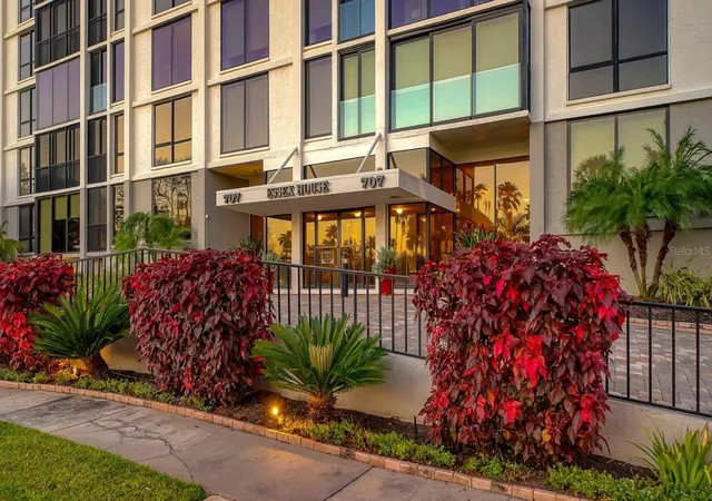 3rd image of 707 S Gulfstream Ave, Sarasota, FL 34236