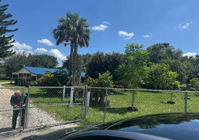 10th image of 812 Us Hwy 17 92 S, Davenport, FL 33837 | MLS# O6413911