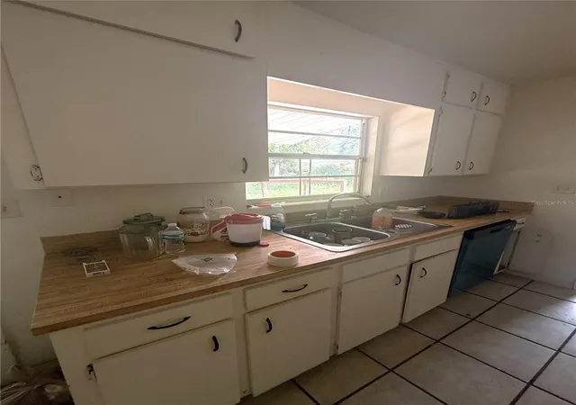 Photo 3 of Single family home for sale at 2188 Nw 42nd Avenue, Gainesville, FL 32605 | MLS# TB8515807 | Listing updated on 2026-09-28