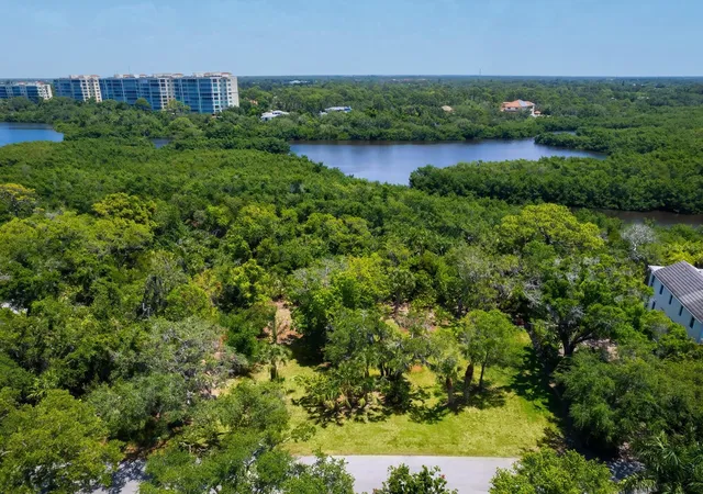 2nd image of 216 Osprey Point Dr, Osprey, FL 34229 | MLS# A4696023