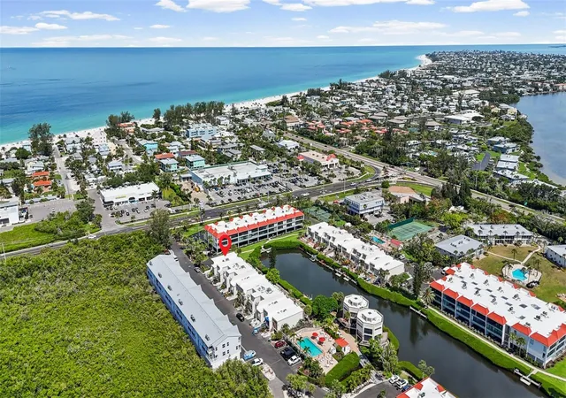 4th image of 3701 E Bay Dr #1, Holmes Beach, FL 34217 | MLS# A4696024