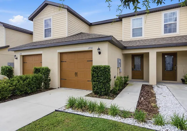 Photo 3 of Sale Pending at 1730 Wynford Cir, Tavares, FL 32778 | MLS# G5113344 | Listing updated on 2026-08-26