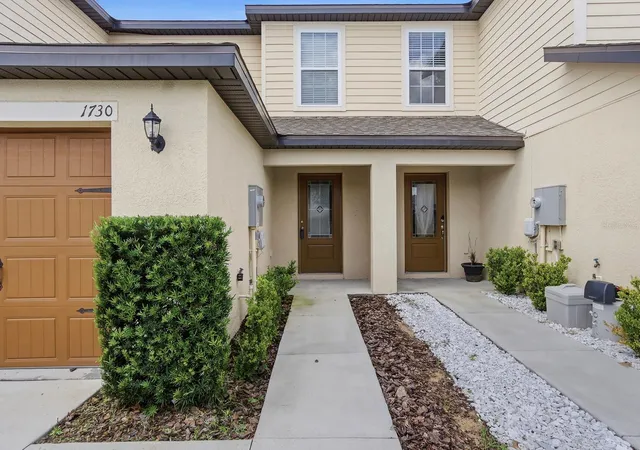 Photo 3 of Sale Pending at 1730 Wynford Cir, Tavares, FL 32778 | MLS# G5113344 | Listing updated on 2026-08-26