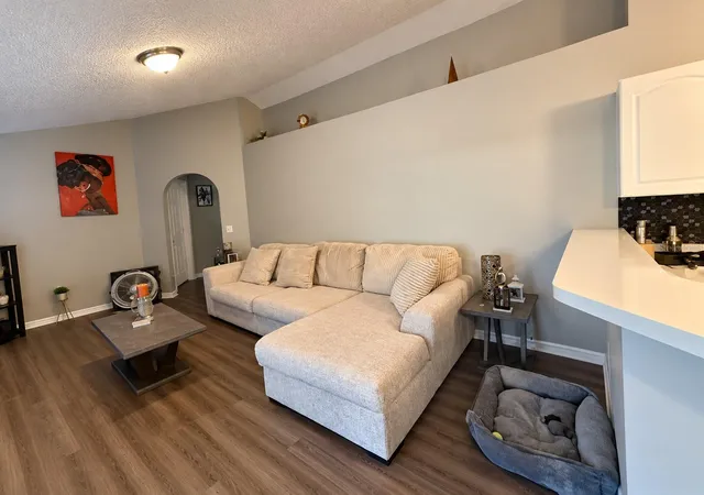 Photo 4 of Single family home for sale at 346 Cocoa Ct, Kissimmee, FL 34758 | MLS# A4696028 | Listing updated on 2026-10-22